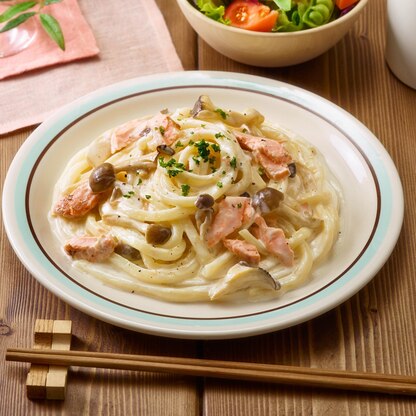 鮭ときのこのクリームパスタ風うどん